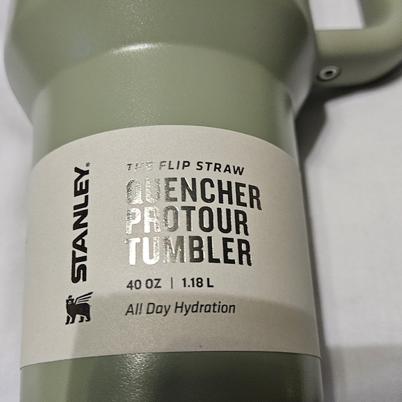 Stanley  Tumbler 40 oz (1.18 L)Soft olive green color. - Picture 3 of 6